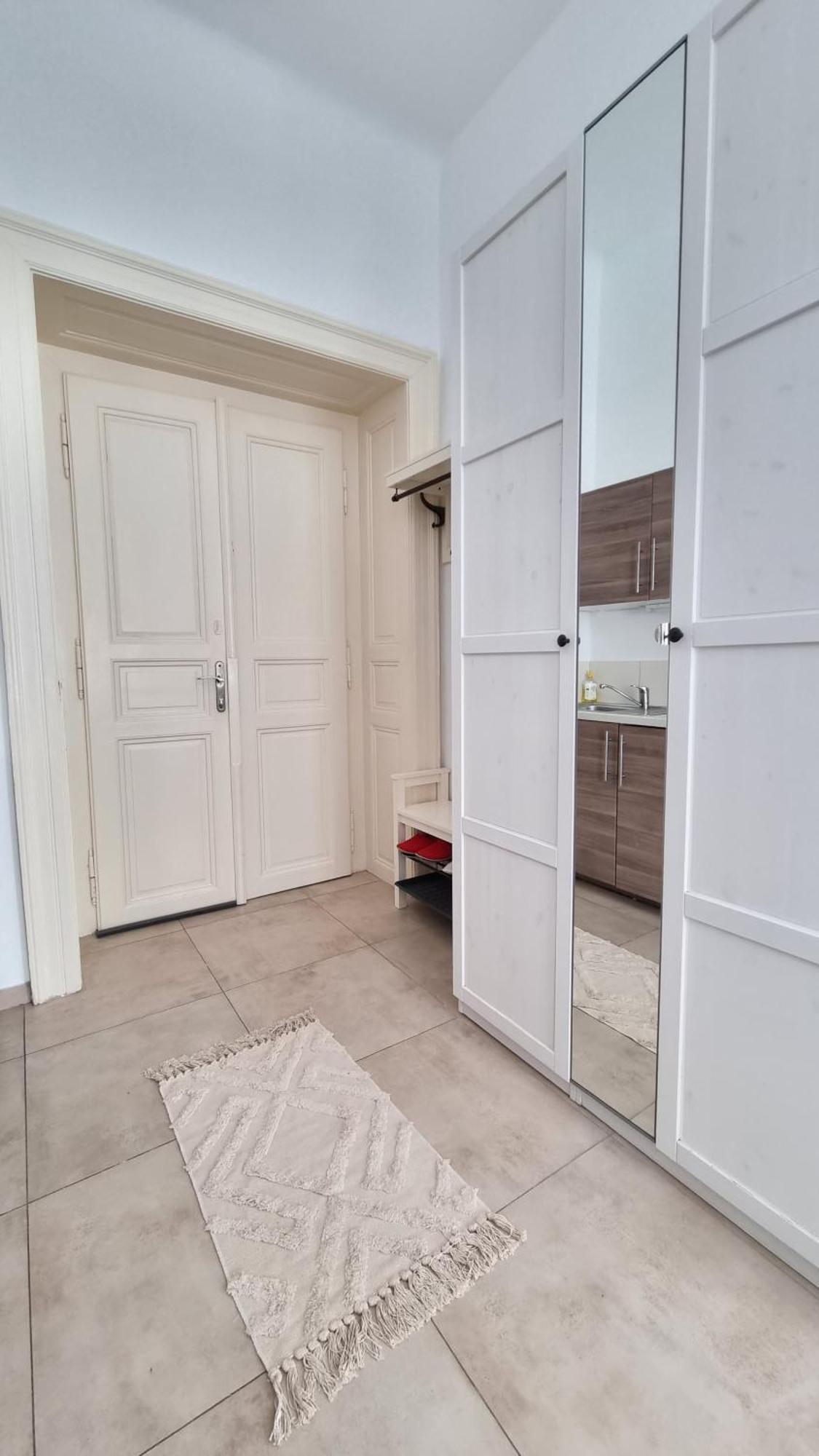 Finnem Rentals Tyrsova Πράγα Εξωτερικό φωτογραφία