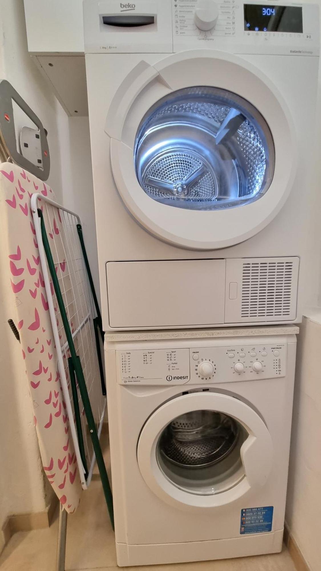 Finnem Rentals Tyrsova Πράγα Εξωτερικό φωτογραφία